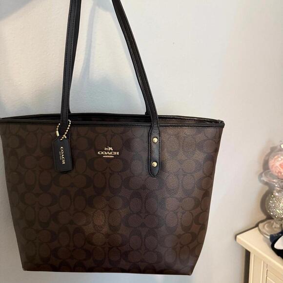 Authentic Coach Signature Reversible Tote - Picture 9 of 12